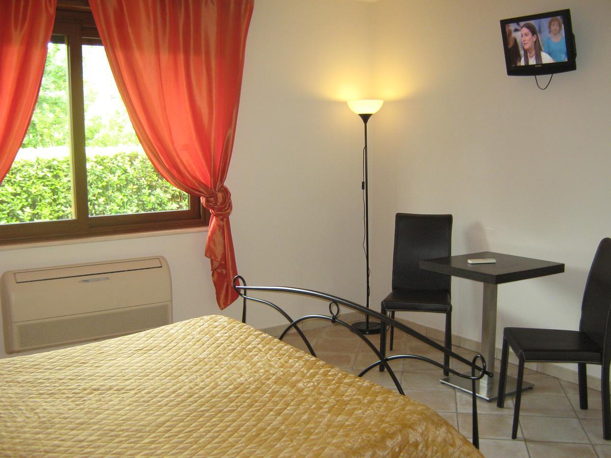 B & B Oasi Rosciano  Exterior photo